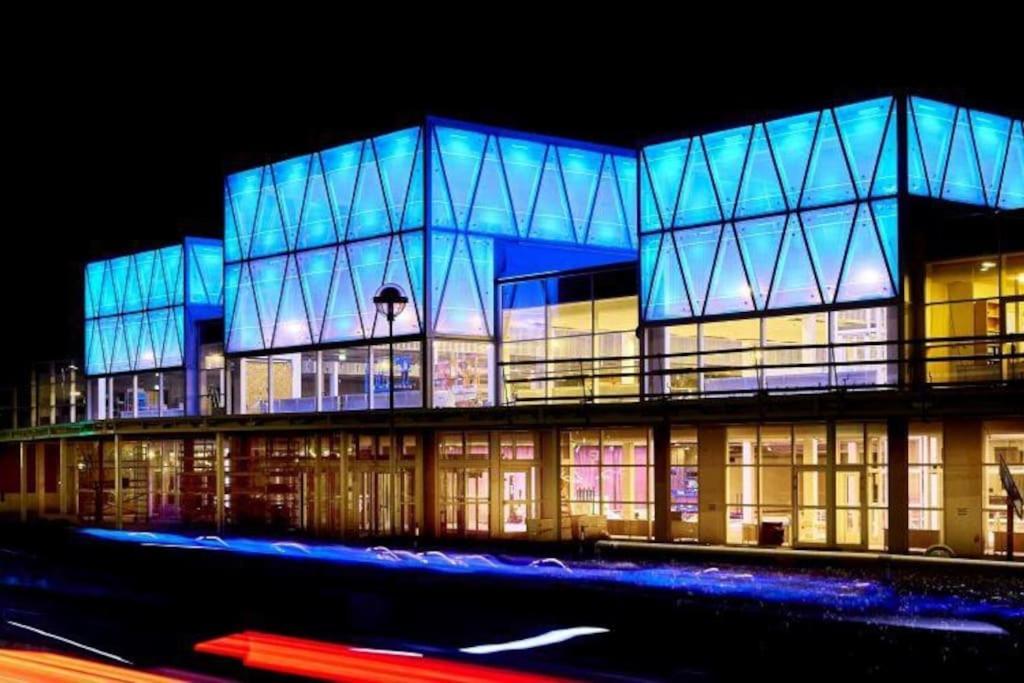 170 M2 Stort Hus Taet Pa Centrum, Mch Og Boxen هيرنينغ المظهر الخارجي الصورة